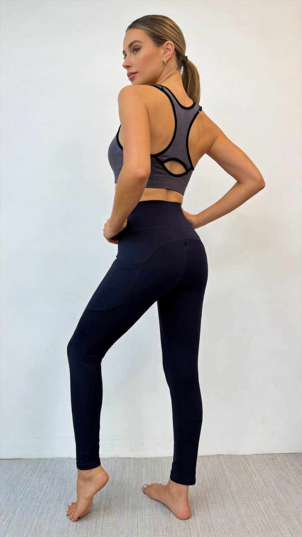 High-Waist Navy Yoga Leggings with Side Pockets
